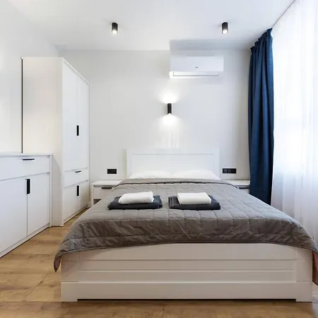квартири люкс метро чернігівська Apartment Kyiv
