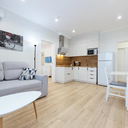 квартири люкс метро чернігівська Apartment *