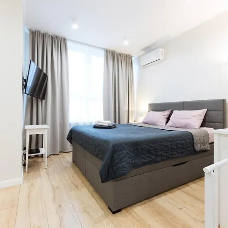 квартири люкс метро чернігівська Apartment